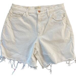 Universal Thread Vintage Bermuda White raw hem size 14 shorts